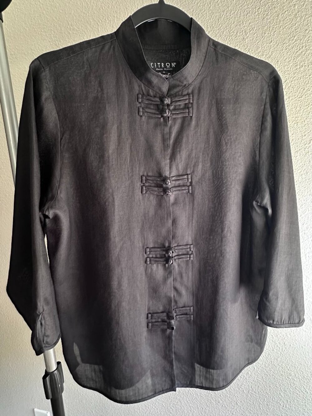 Citron Santa Monica Black 100% Linen Mandarin Collar Frog Closure Blouse M